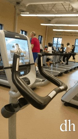 Netko je u teretani snimio osobu koja se nikako nije uklapala u cjelinu