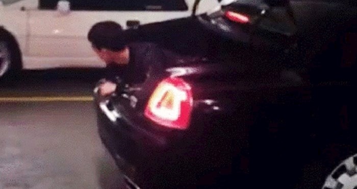 Netko je snimio smiješnu scenu s muškarcem koji je ženi pomagao kod parkiranja
