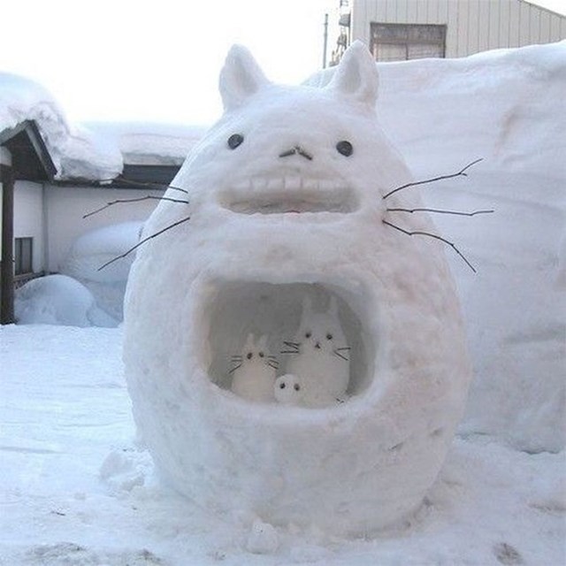 Ono kad susjedova djeca imaju bolje snjegoviće...