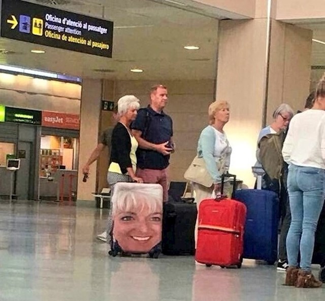 Nitko joj neće ukrasti ovaj kofer i bez problema će ga naći među ostalom prtljagom.