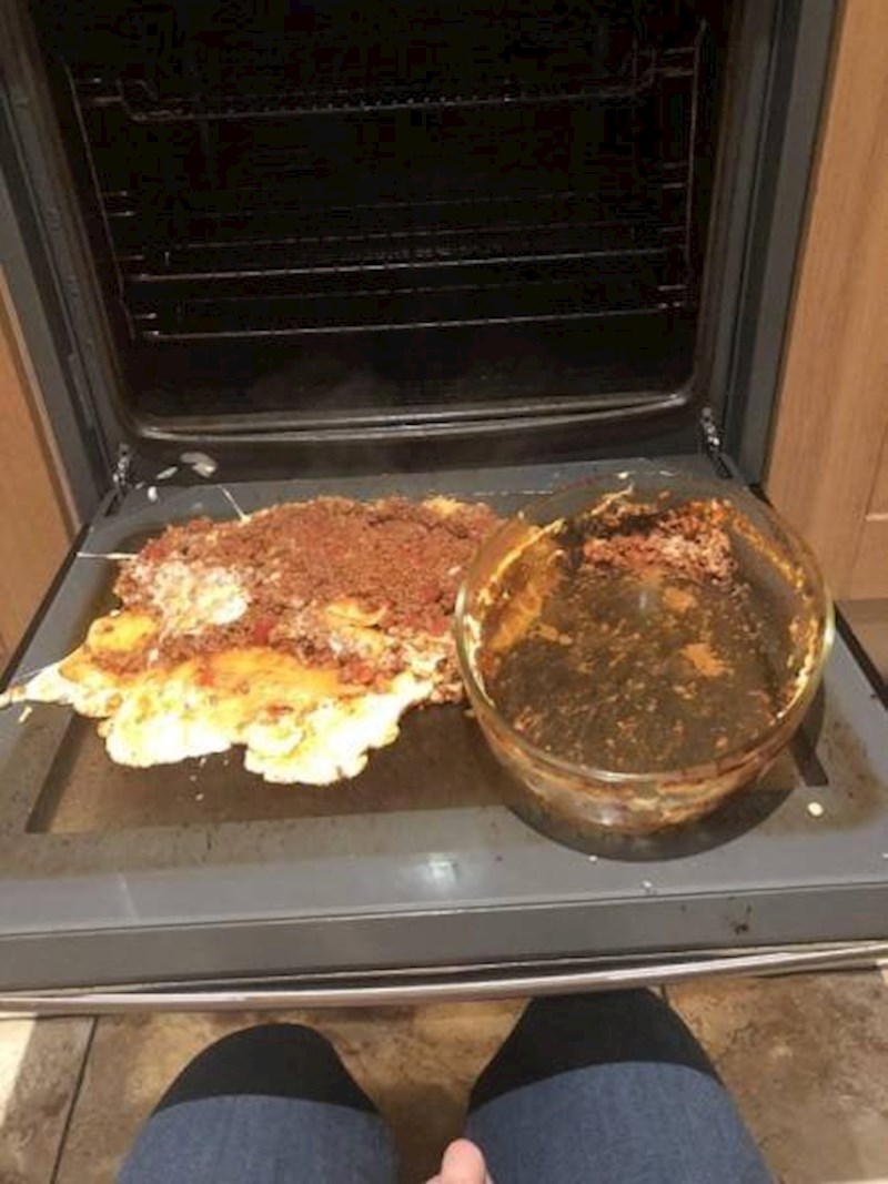 "Bila sam uvjerena da će mi lazanje ispasti dobro. Nisam mislila da će mi doslovno ispasti."