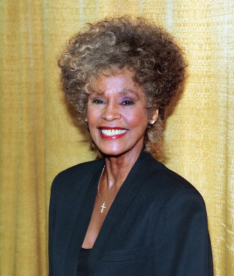 10. Whitney Houston (1963.-2012.)