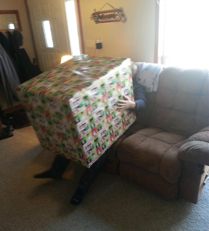 "Ovo mi je brat poklonio. Unutra je bila mala poklon kartica."