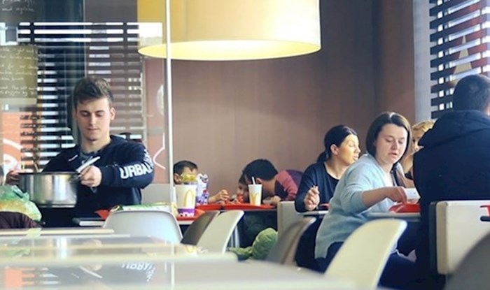 Bosanac je u McDonald'su izvadio lonac i počeo jesti grah, evo kako su ostali reagirali