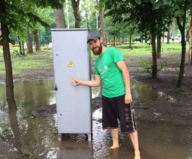 Sigurnost na zadnjem mjestu: Ove slike pokazuju zbog čega neki ljudi dožive čudne nesreće #6