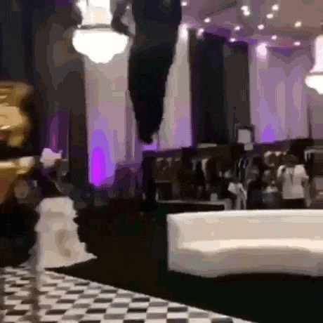 Prečudan modni show u Saudijskoj Arabiji: Umjesto manekenki, kolekciju predstavljali dronovi