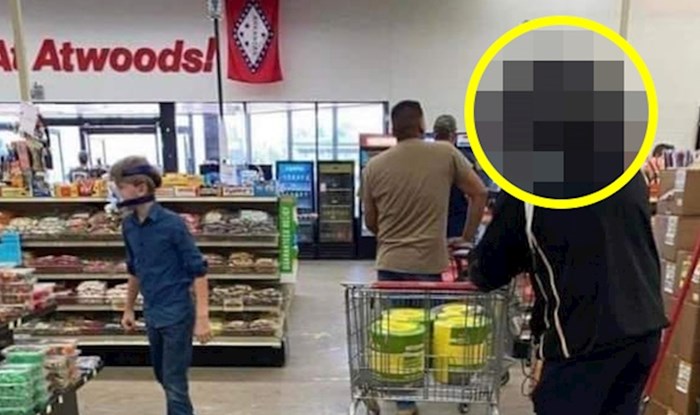 Ovo je vrhunac gluposti, pogledajte što je Amerikanac nosio u supermarketu umjesto maske