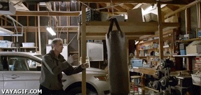 Lik je u garaži isprobavao svoje borilačke vještine, bila je to jako loša odluka