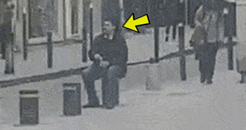 Sjeo je na stup kako bi se odmorio, no onda se dogodilo nešto što nije očekivao