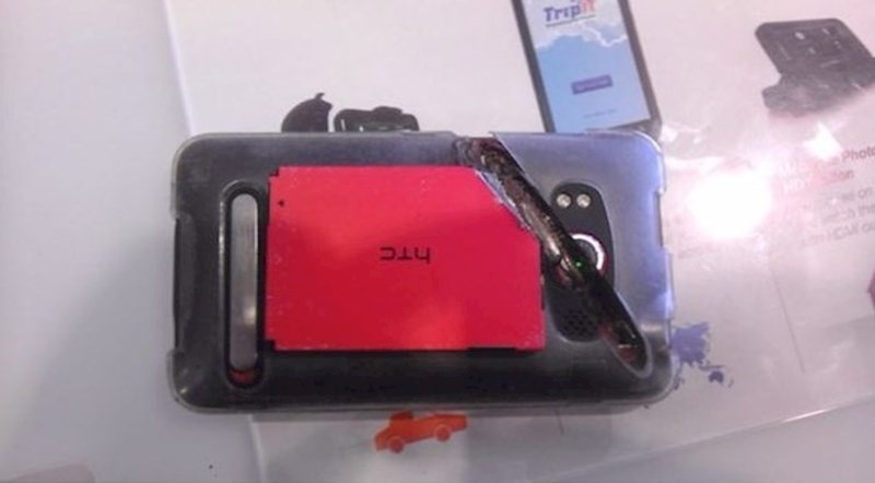 Radniku je motorna pila ispala iz ruke, spasio ga je mobitel.