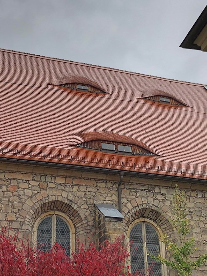 Kuća koja vas čudno gleda...