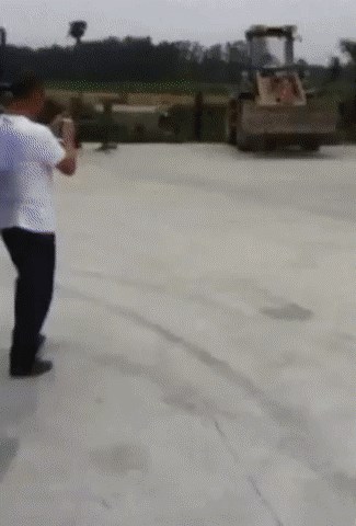 Svi su snimali kako isprobava svoj novi motocikl, no to nije završilo onako kako su očekivali