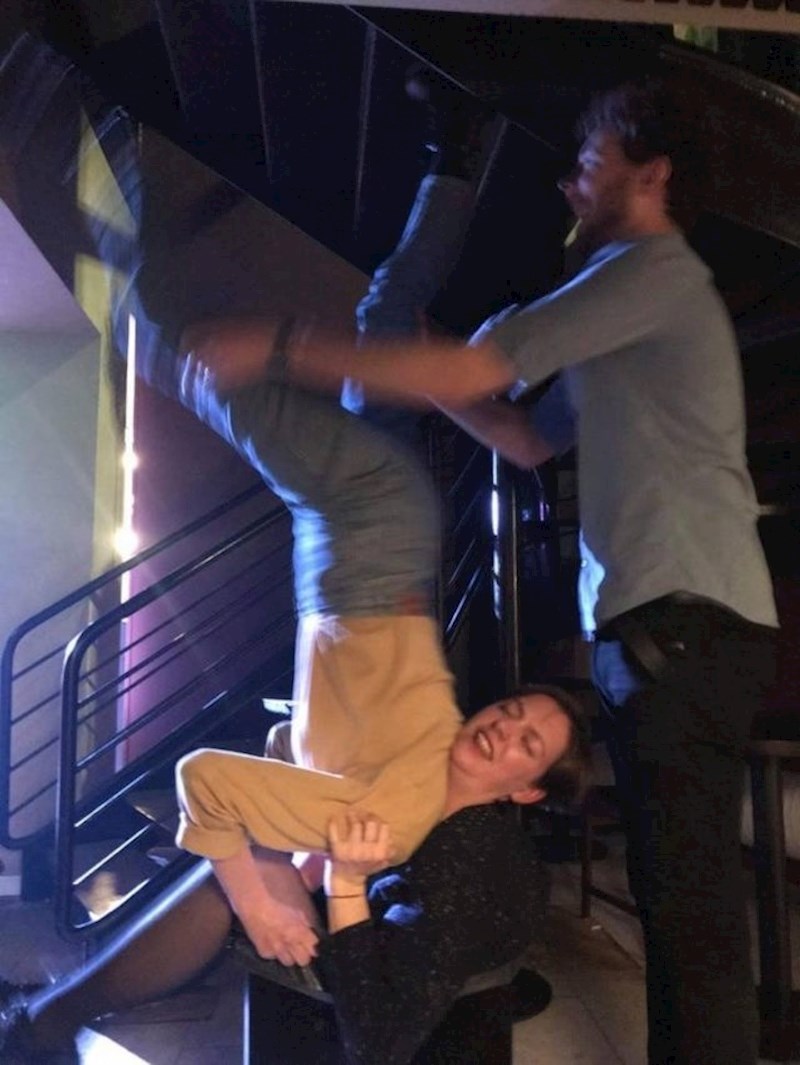 Ne, nije slomila vrat.