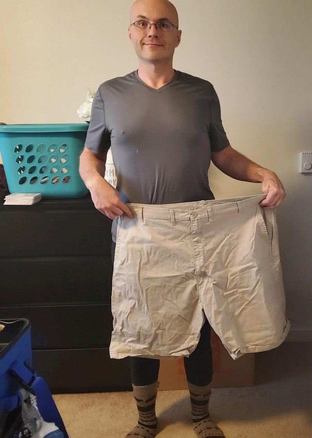 Ovo su mu stare hlače.