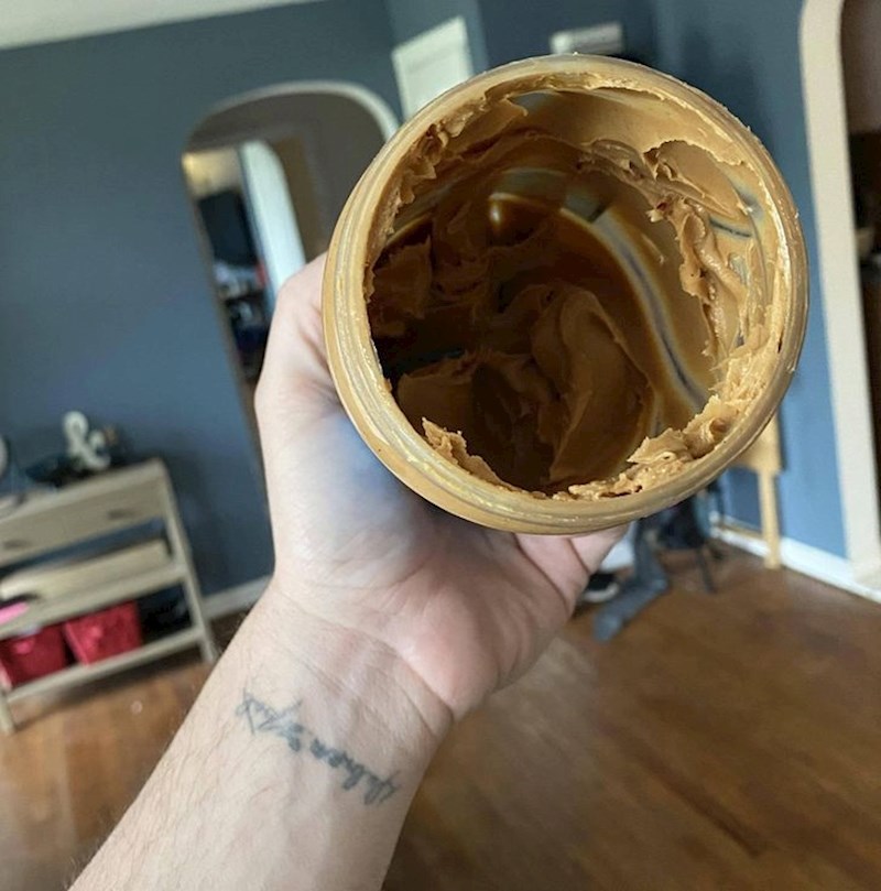 "Moja žena baca ovakve staklenke u smeće jer kaže da su prazne."