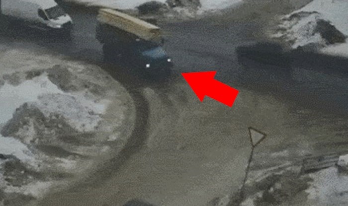 Vozač kamiona je sebi zadao pretežak zadatak, kamera je snimila što se dogodilo