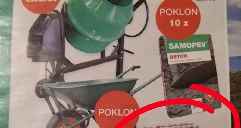 Netko je u reklamama našao zanimljivu ponudu: Uz novu miješalicu nude savršen poklon paket