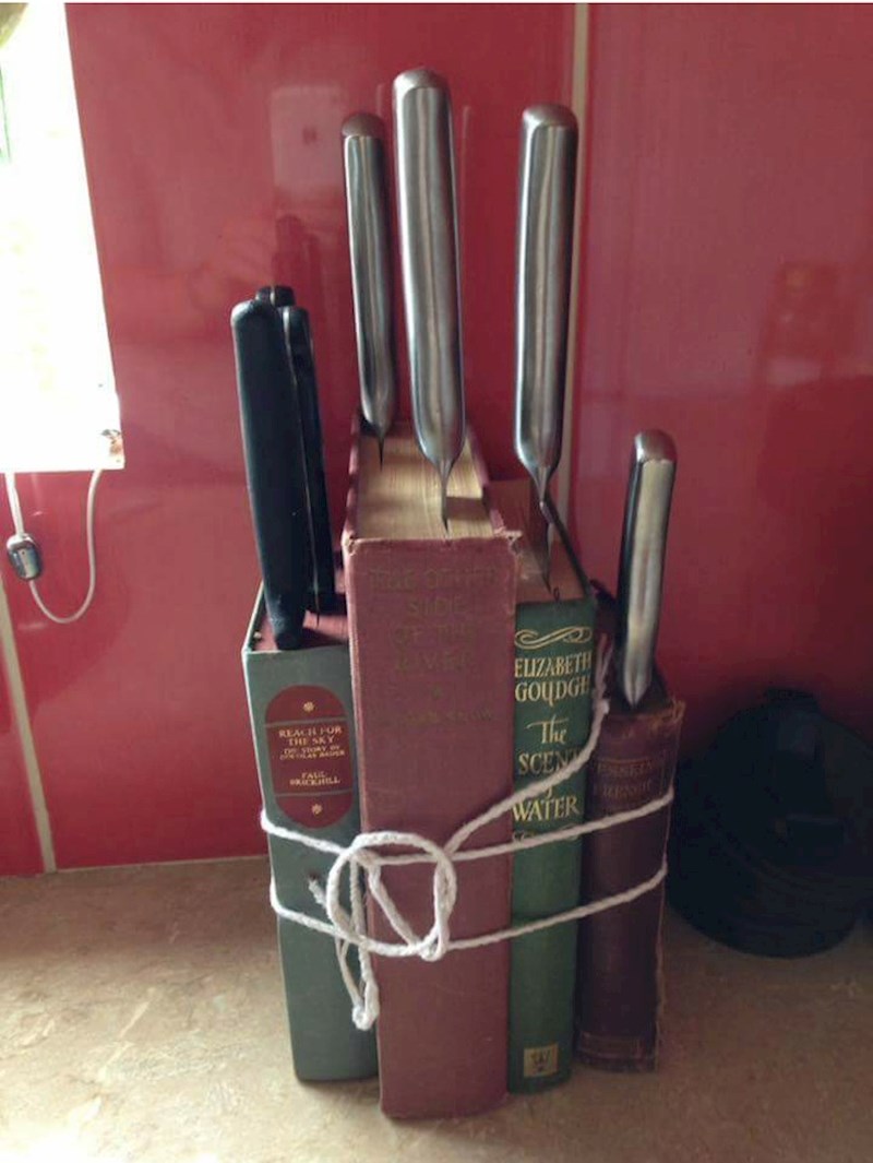 "Stare knjige sam pretvorila u držače za noževe."