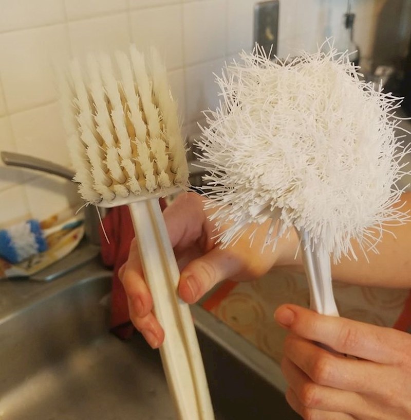 Evo što se dogodilo četki koju su koristili čak 15 godina (bila je ista kao ova lijeva).