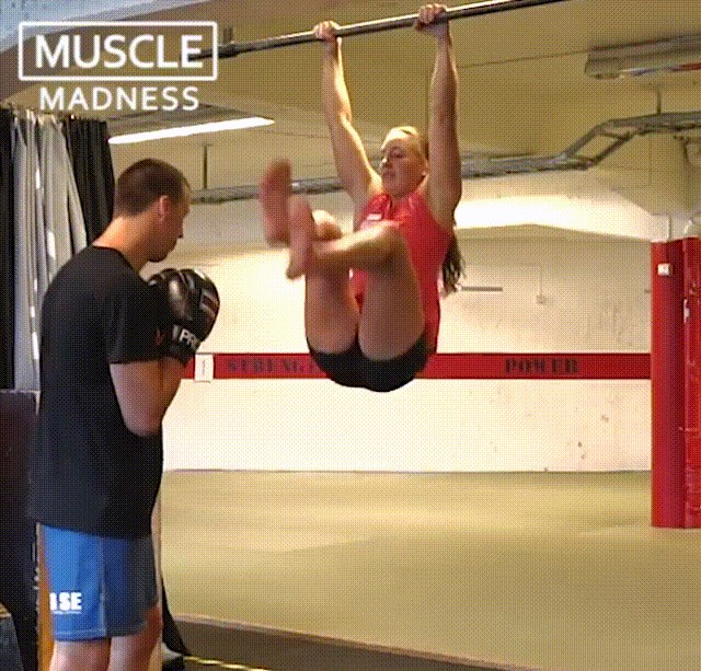 Šakom u trbuh: Nije imao vreću za udaranje pa je umjesto nje koristio... prijateljicu?!