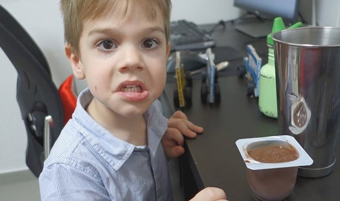 Trogodišnjak ima opsesivno kompulzivni poremećaj, pogledajte zbog čega nije htio jesti puding