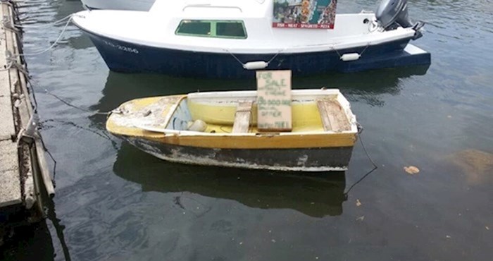 "Lukavi" Dalmatinac je na svom čamcu ostavio ploču s porukom koja je nasmijala prolaznike