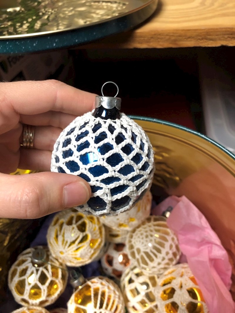 "Baka je svake godine napravila nekoliko ukrasa za božićne kuglice. Svaki put kad ih vidim na božićnom drvcu, nabace mi osmijeh na lice."