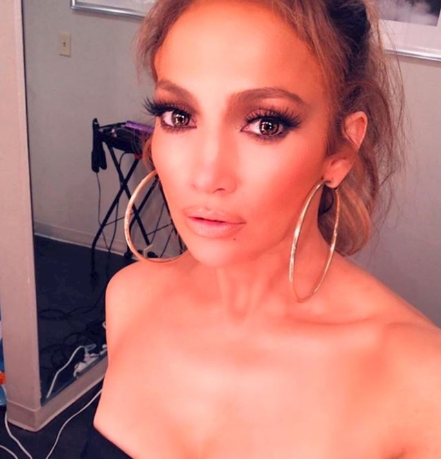 Jennifer Lopez - kolagenske maske za lice s ljudskom posteljicom