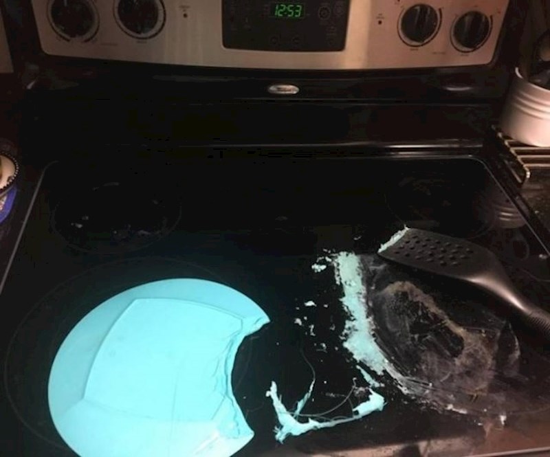 "Ono kad dođeš kući s posla i muž ti prizna da je imao malu nezgodu u kuhinji..."