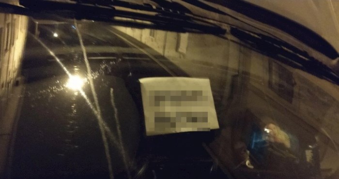 Ženi je zalijepio podsjetnik na auto i napomenuo joj što nikako ne smije zaboraviti