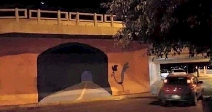 Pogledajte što se dogodilo vozaču koji nije shvatio da je netko nacrtao tunel na zid