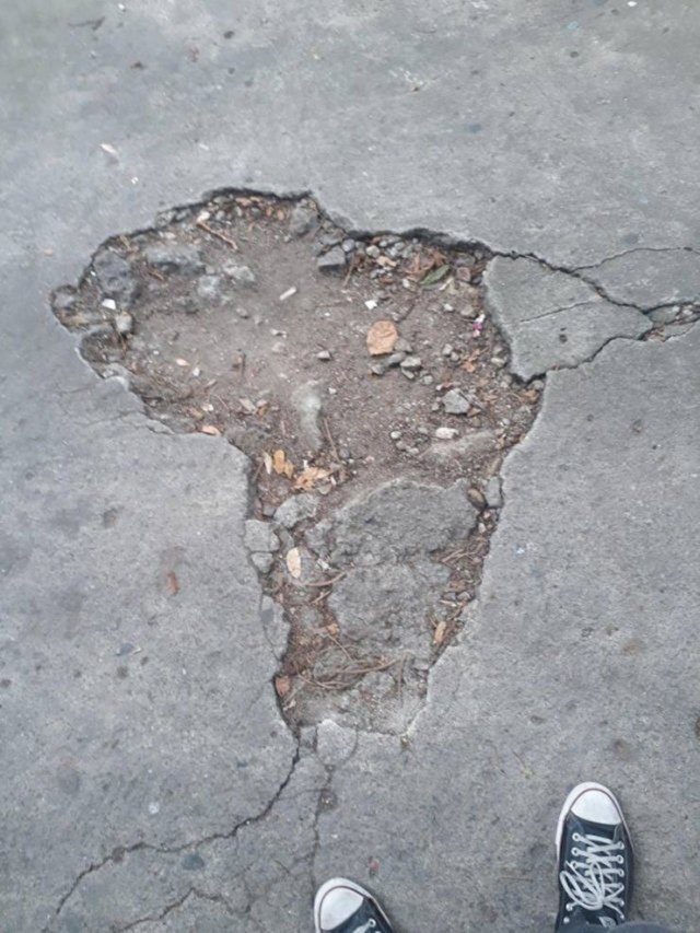"Ova rupa na pješačkoj stazi izgleda kao Afrika."
