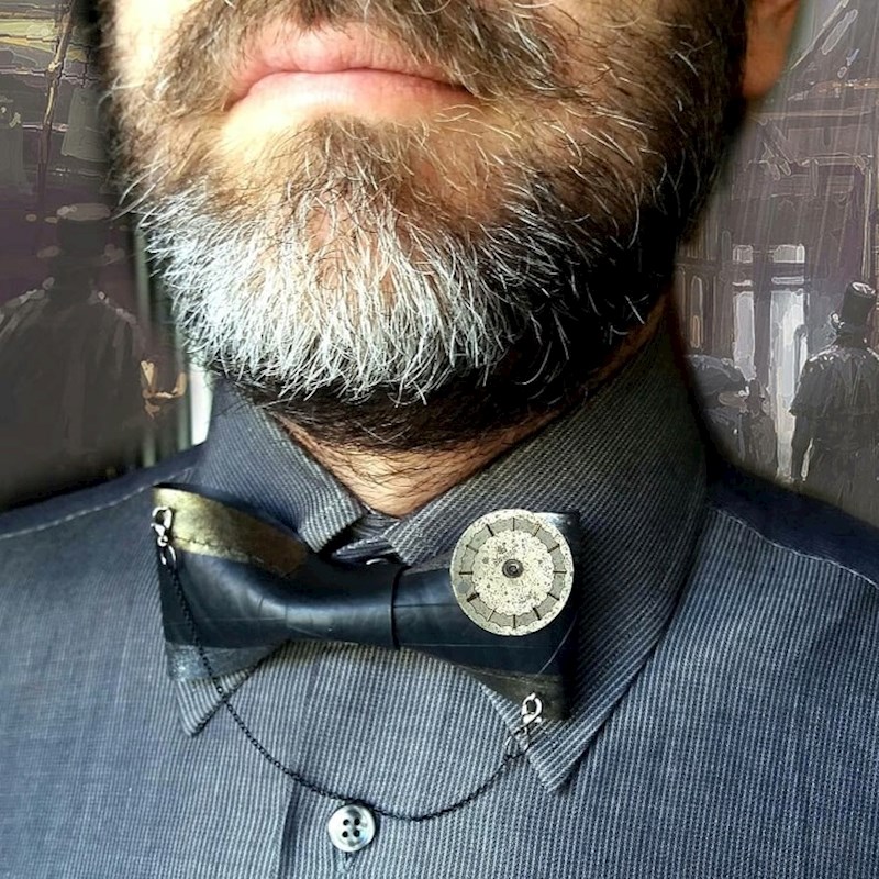 Ovu mašnicu je napravio od stare gume za bicikl.