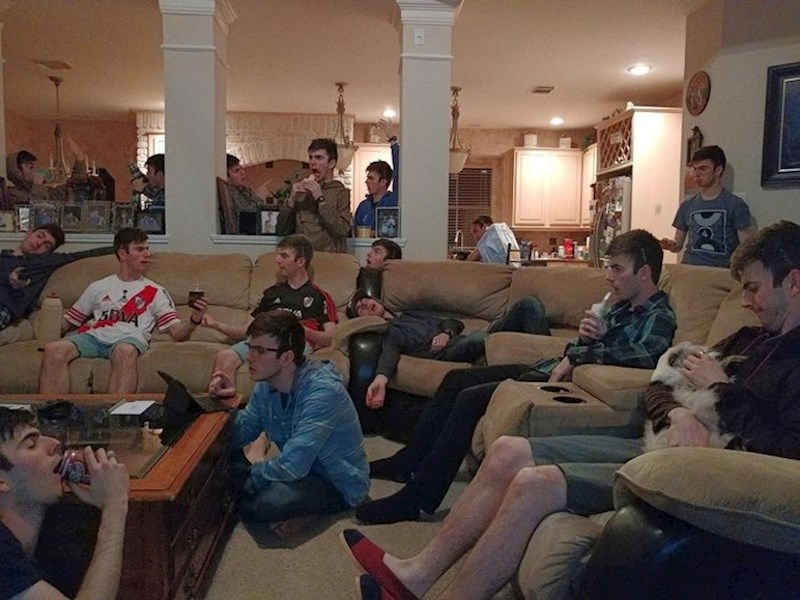 "Jučer mi je bio rođendan pa sam organizirao party. Što primjećujete?"