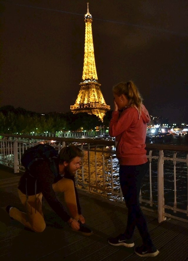 "Bila je šokirana kad sam se spustio, mislila je da ću je zaprositi u Parizu. Zapravo sam samo htio vezati tenisice."