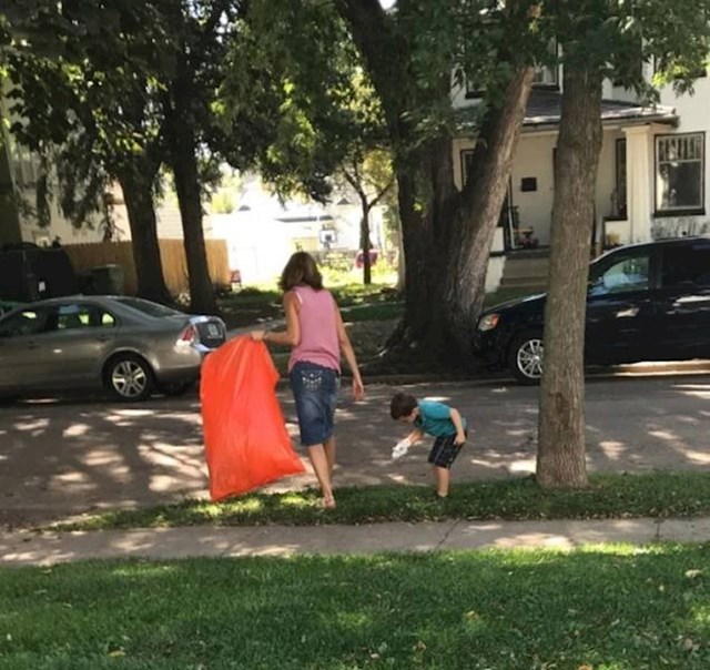 "Danas sam vidio susjedu koja je sa sinčićem išla čistiti naš kvart. Objašnjavala mu je da moramo paziti na prirodu."