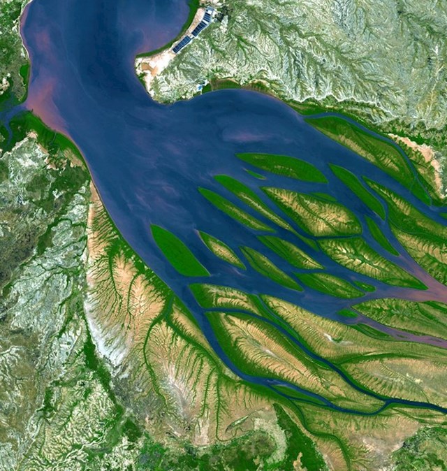Ušće ove rijeke na Madagaskaru izgleda kao plava hobotnica s puno krakova.