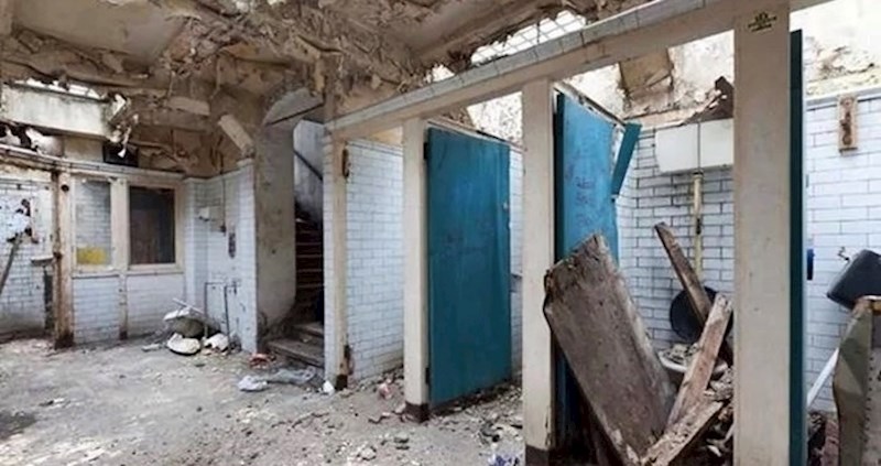 Žena je napušteni javni WC pretvorila u dom iz snova čija unutrašnjost oduševljava svakoga