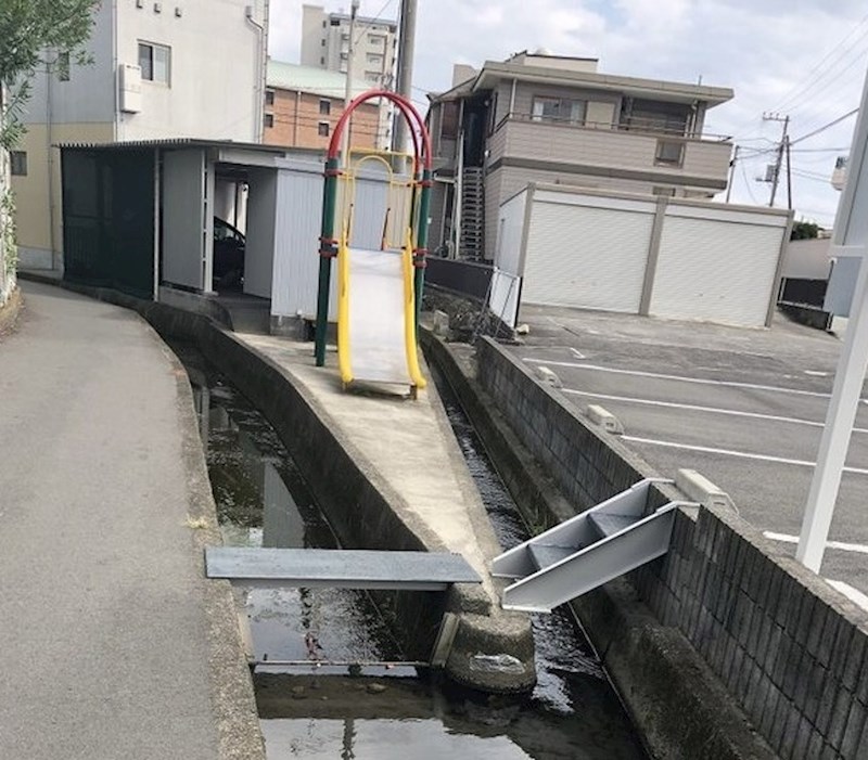 Netko je napravio igralište za djecu koja vole riskirati.