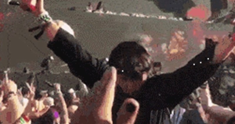 Ovom liku ne treba alkohol kako bi uživao na koncertu, pogledajte što je pio