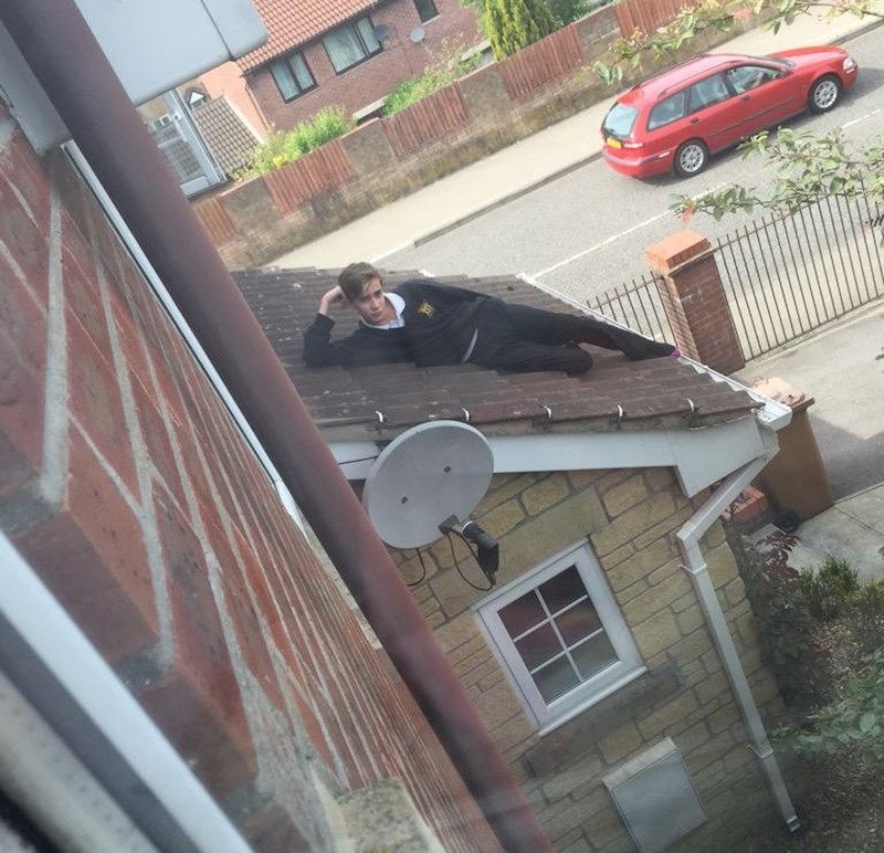 "Otvorio sam prozor i vidio svog prijatelja koji mi je susjed..."