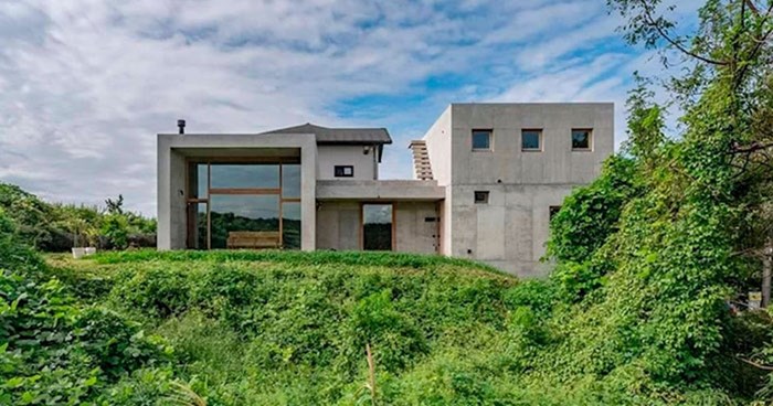 Ova brutalistički dizajnirana kuća izgleda kao betonska kocka, unutrašnjost bi vas mogla iznenaditi