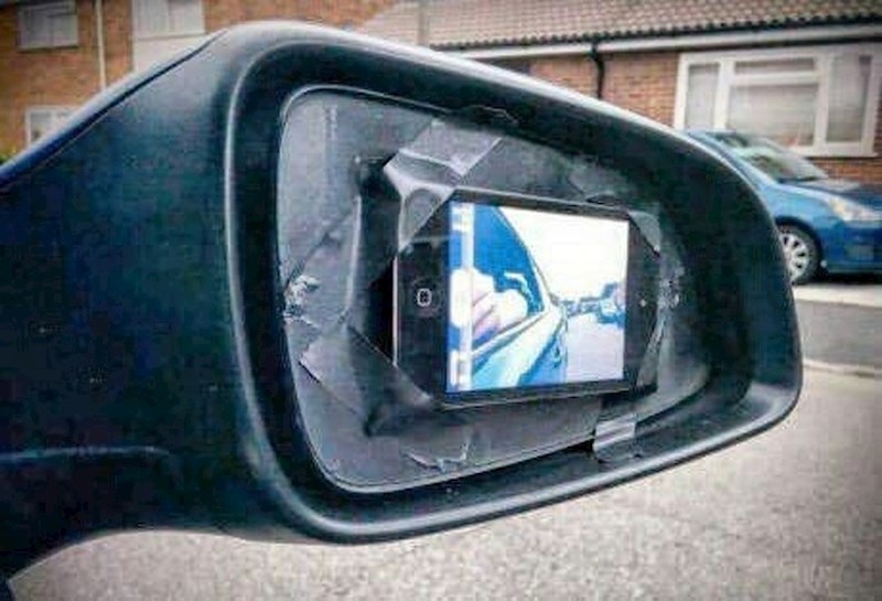 Riskirao je mobitel, dao je prednost sigurnoj vožnji.