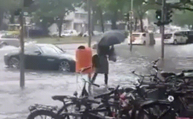 Poplave će možda stići i u vaš grad, a ova snimka pokazuje čega se morate paziti