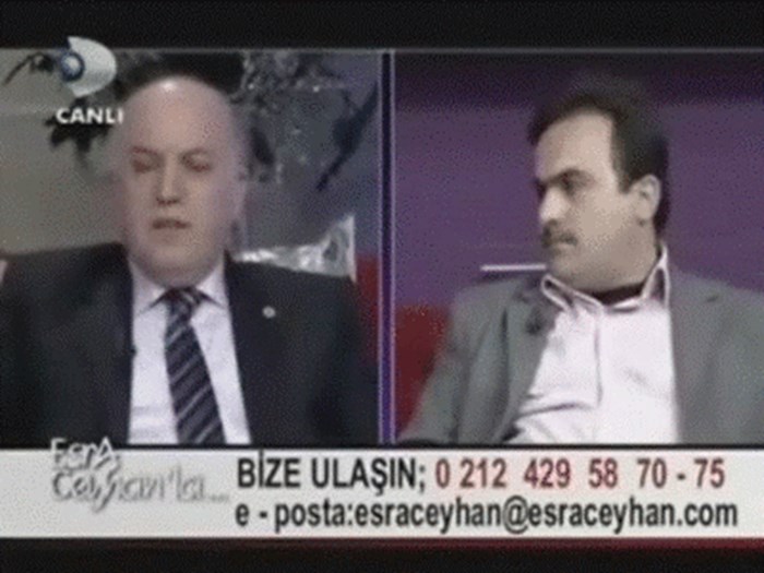 Gost emisija na turskoj televiziji poludio u studiju, ostali nisu mogli vjerovati što se događa