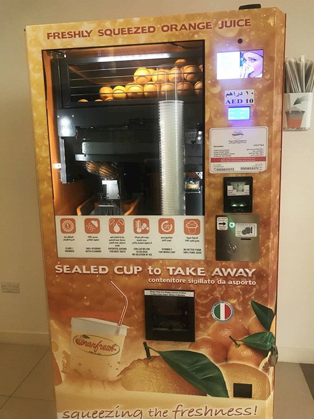 Ne volite "umjetne" sokove? Ovaj automat će vam iscijediti naranču pred vašim očima!