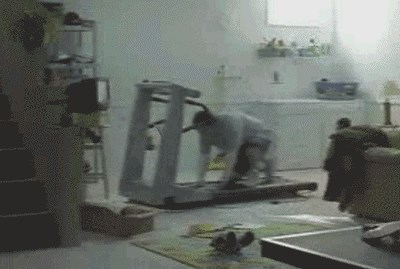 Htio je skinuti kilograme, no vrlo brzo je shvatio da kupnja ove pokretne trake nije bila dobra ideja