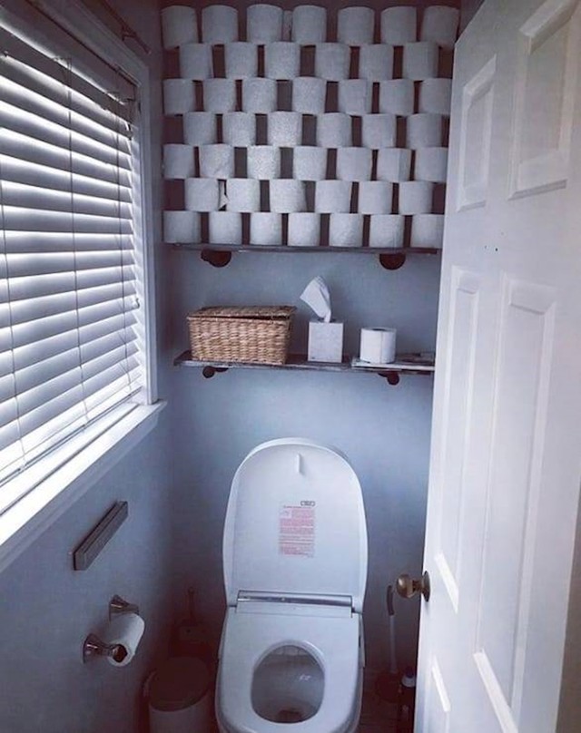 Vratili su se iz kupovine, muža je zamolila izvadi WC papir i ostavi ga u kupaonici. Očito mu je bilo jako dosadno.