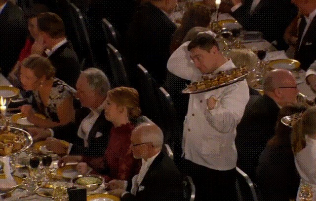 Kuharu se dogodila urnebesna nezgoda, pogledajte kako se pokušao izvući