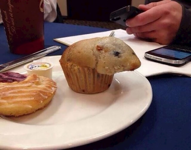 Ovaj muffin izgleda sumnjivo...